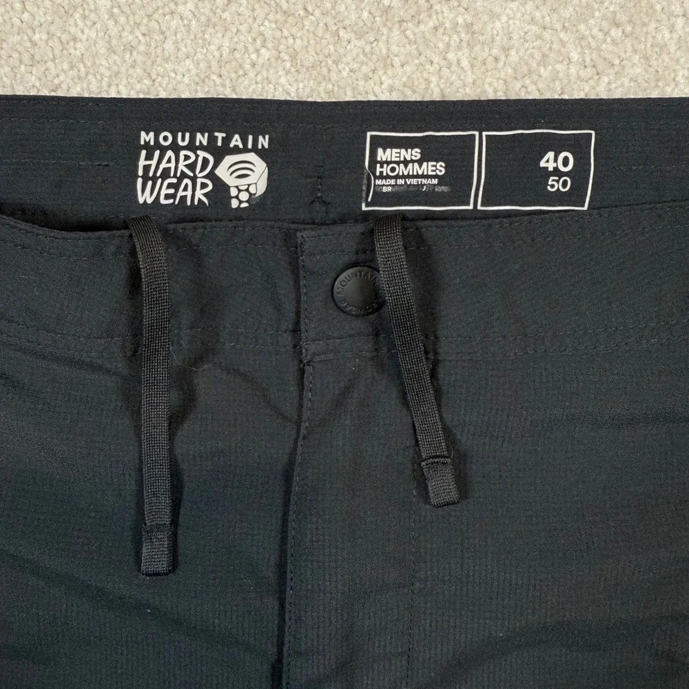 Mountain Hardwear Mens 40 Black Outdoor Hiking Quick Dry Shorts Zip Pockets